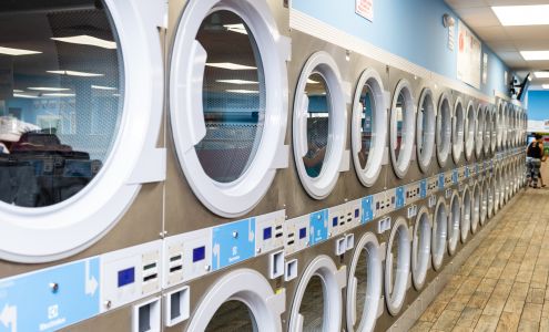 BRITE N CLEAN LAUNDROMAT