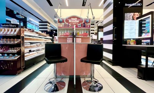 Benefit Cosmetics Brow Bar