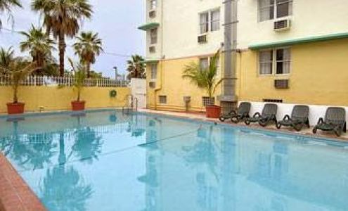 Days Inn & Suites Miami/North Beach Oceanfront