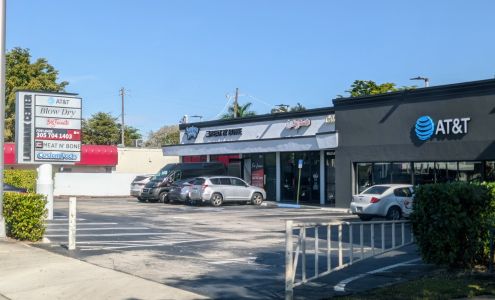 Pinecrest Village Plaza