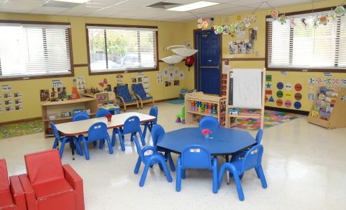 La Petite Academy on SW 98th Avenue