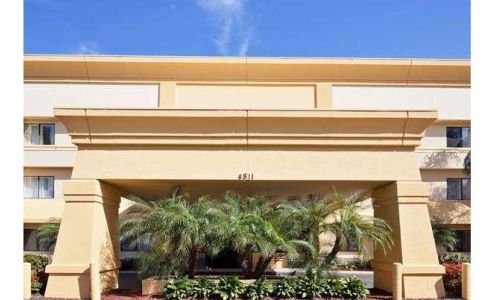 La Quinta Inn & Suites by Wyndham Tampa Fairgrounds - Casino