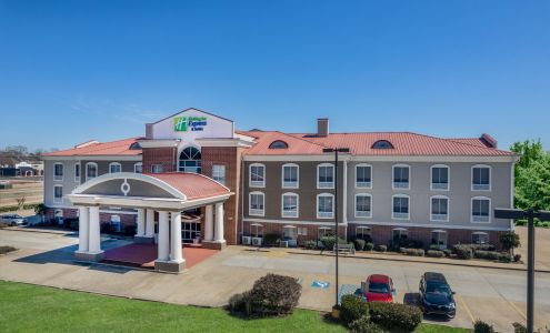 Holiday Inn Express & Suites Magee, an IHG Hotel Magee