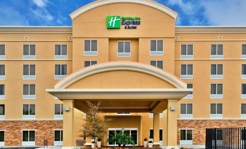 Holiday Inn Express & Suites Largo-Clearwater, an IHG Hotel