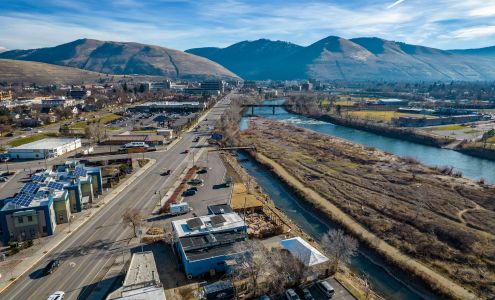 Andrew Squires-Engel & Völkers Western Frontier