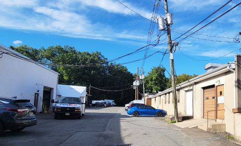 Signature Marketing & Manufacturing Inc