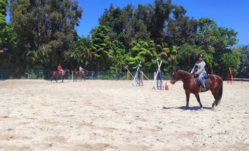 4x4 Stables Southwest Ranches