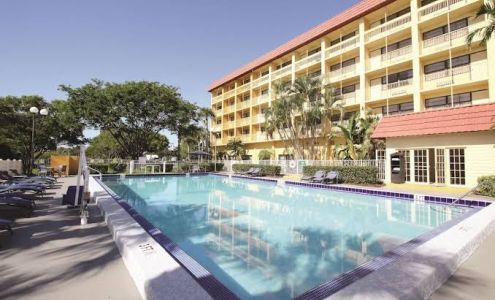La Quinta Inn & Suites by Wyndham Coral Springs South