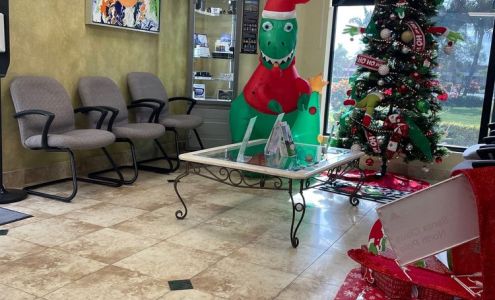 Dr. Daniel Llewellyn