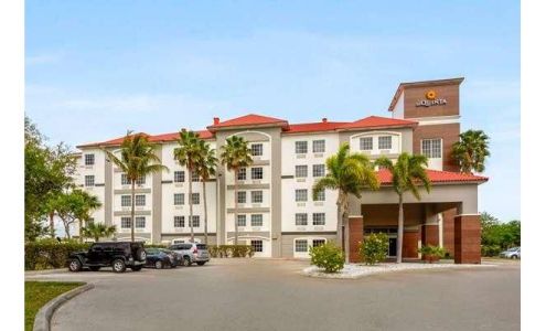 La Quinta Inn & Suites by Wyndham Ft. Pierce