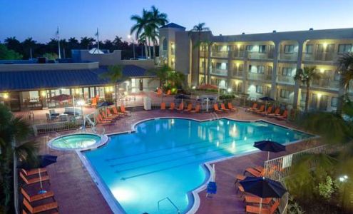 La Quinta Inn & Suites by Wyndham Ft. Myers-Sanibel Gateway