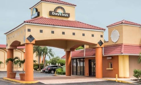 Days Inn by Wyndham Fort Myers