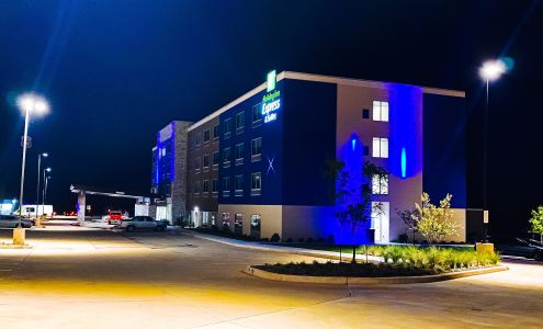 Holiday Inn Express & Suites. Purcell, Oklahoma