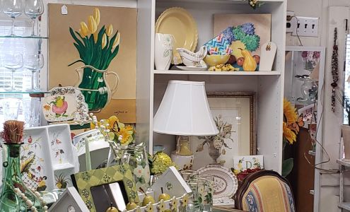 Rainbow's End Thrift Shop Osterville