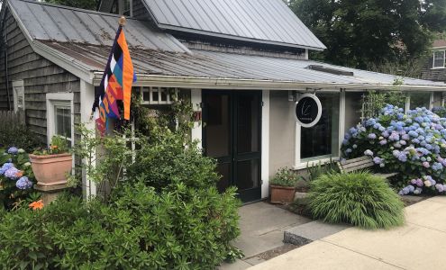 Knowhere Art Gallery Oak Bluffs