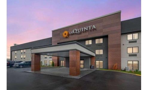 La Quinta Inn & Suites by Wyndham Nashville Airport