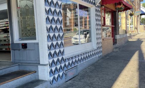 Royal Tobacco vape & cigars