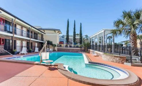 Days Inn by Wyndham Pensacola - Historic Downtown