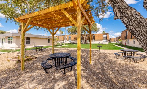 Casa Del Rey Apartments