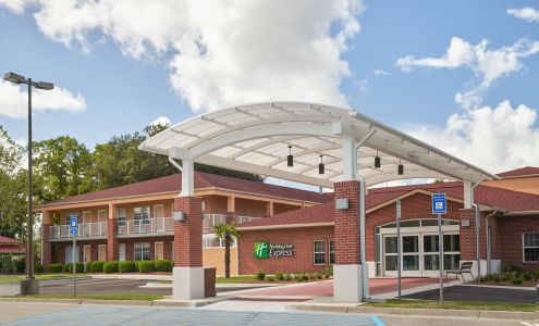 Holiday Inn Express Building 6007