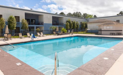 Cottonwood Suites Savannah Hotel & Conference Center