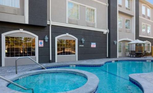 La Quinta Inn & Suites by Wyndham Savannah Airport - Pooler