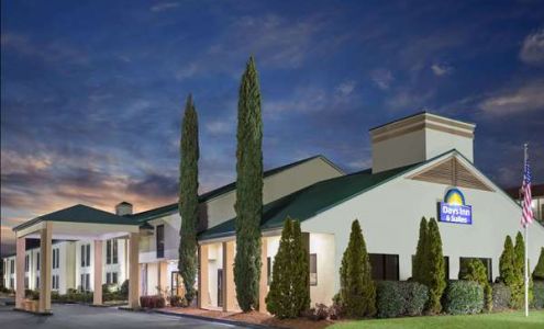 Days Inn & Suites by Wyndham Norcross