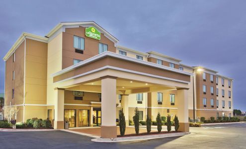 La Quinta Inn & Suites by Wyndham Warner Robins - Robins AFB