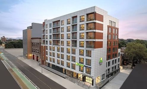 Holiday Inn Express & Suites Woodside LaGuardia Airport, an IHG Hotel