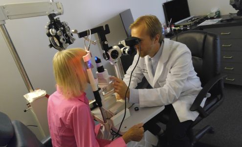 Dr. Martin Bucharowski - Eye Doctor - Okulista - Optyk