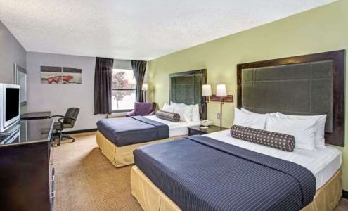 Days Inn by Wyndham Great Lakes - N. Chicago