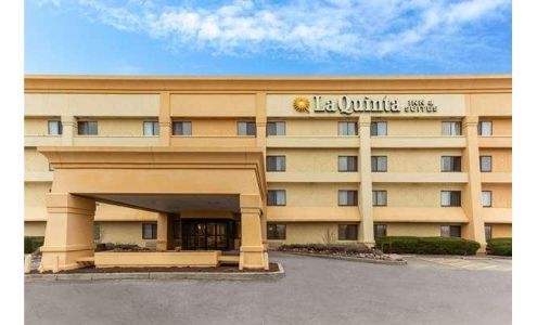 La Quinta Inn & Suites by Wyndham Chicago Gurnee