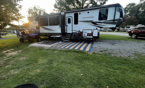 Arrowhead Lake Camp Ground & Recreational Center Johnston City