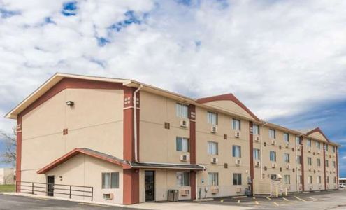 Super 8 by Wyndham Bloomington