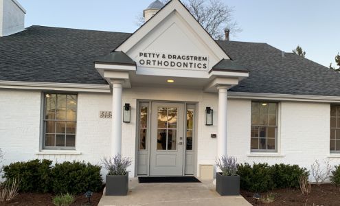 Petty & Dragstrem Orthodontics 5455 Wolf Rd, Western Springs Illinois 60558