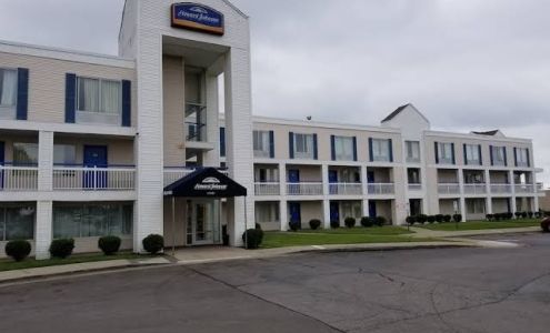 Travelodge by Wyndham Lansing IL