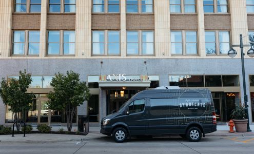 The Axis Moline Hotel, Tapestry Collection by Hilton