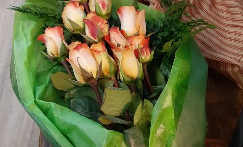 Poppies Flowers & Gifts