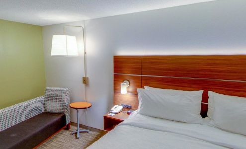 Holiday Inn Express Fort Wayne-East (New Haven), an IHG Hotel