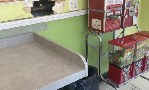 Dyer Laundromat and Dry Cleaning