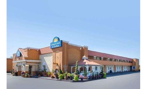 Days Inn & Suites by Wyndham Terre Haute