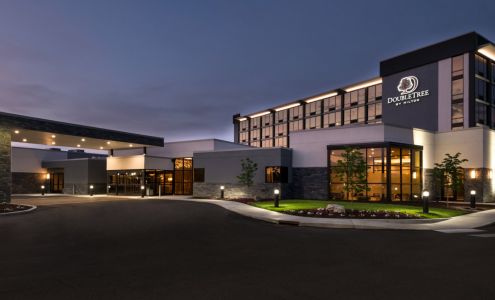 DoubleTree by Hilton Lafayette East