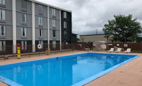 Quality Inn & Suites Lafayette I-65