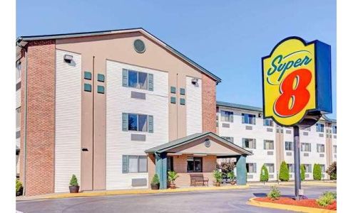 Super 8 by Wyndham Louisville Airport