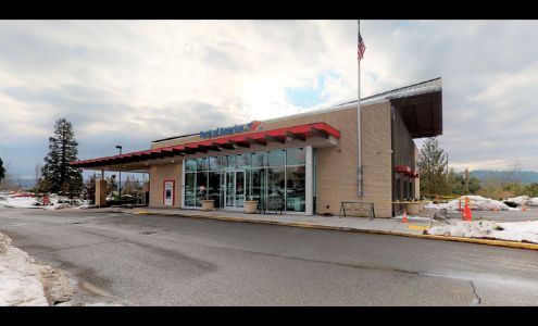 Bank of America (with Drive-thru ATM)