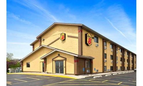 Super 8 by Wyndham Cedar Rapids