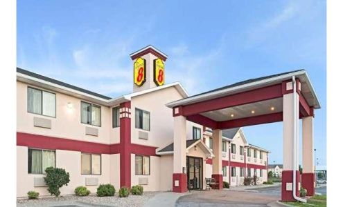 Super 8 by Wyndham Omaha Eppley Airport/Carter Lake