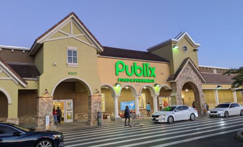 Publix Super Market at St. Charles Plaza