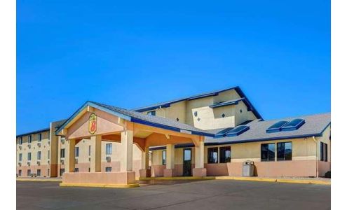 Super 8 by Wyndham Hutchinson