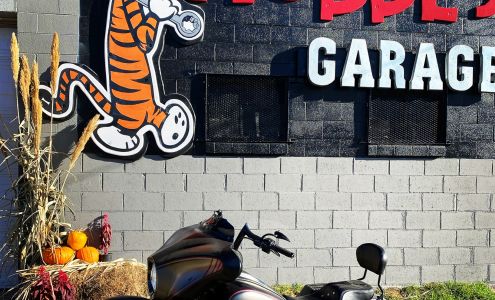 Hobbes Garage Calvin